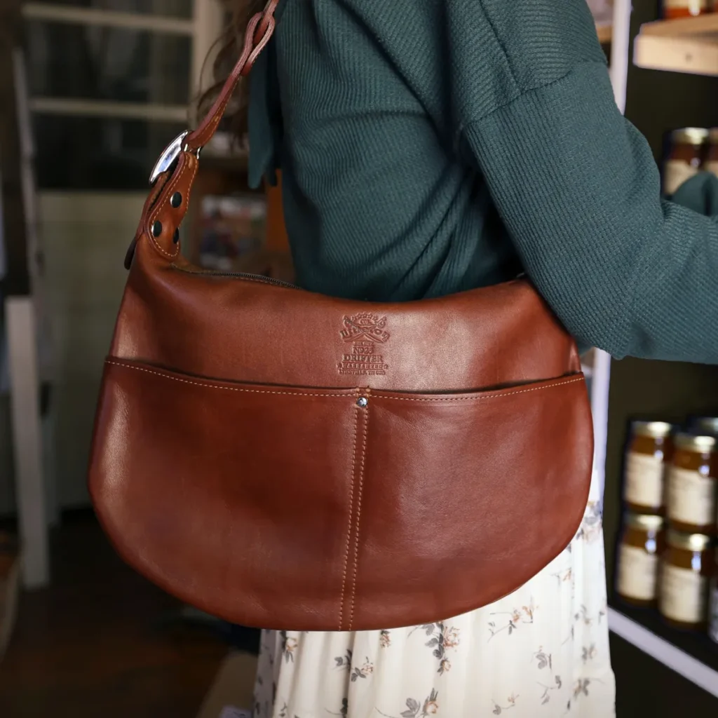 no25 drifter zippered brown leather handbag with pockets