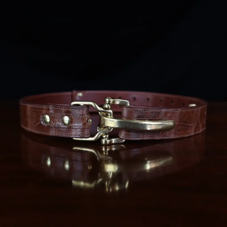 No. 5 Cinch Belt in brown American Alligator and brass buckle - ID 001 - front view on black background