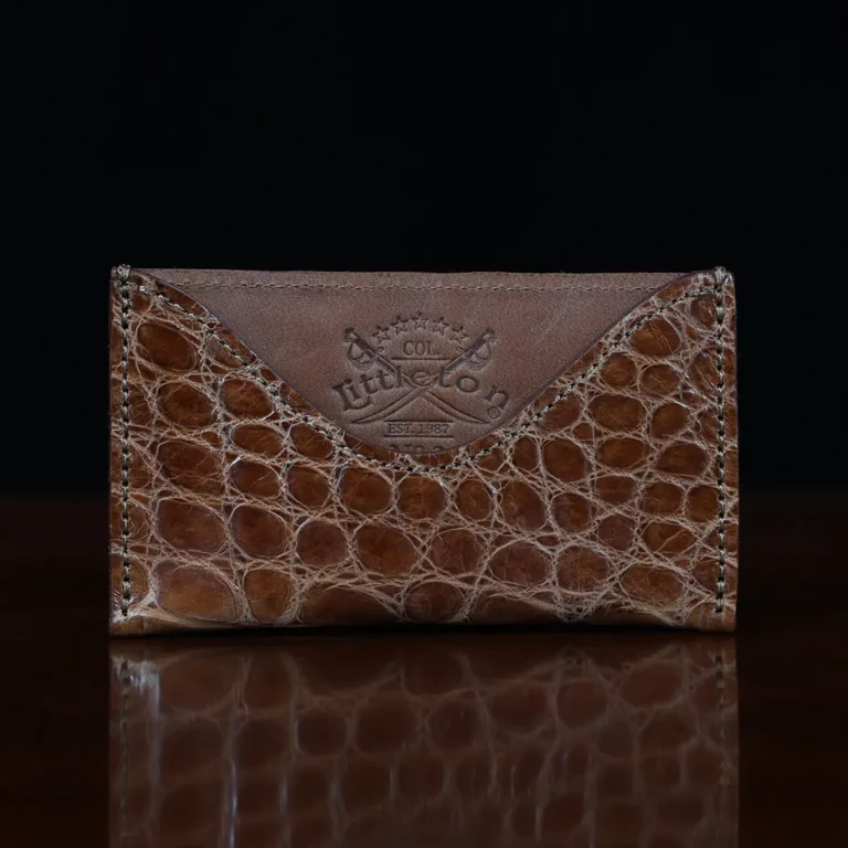 cardwallet-no3-alligator-002-front view on black background