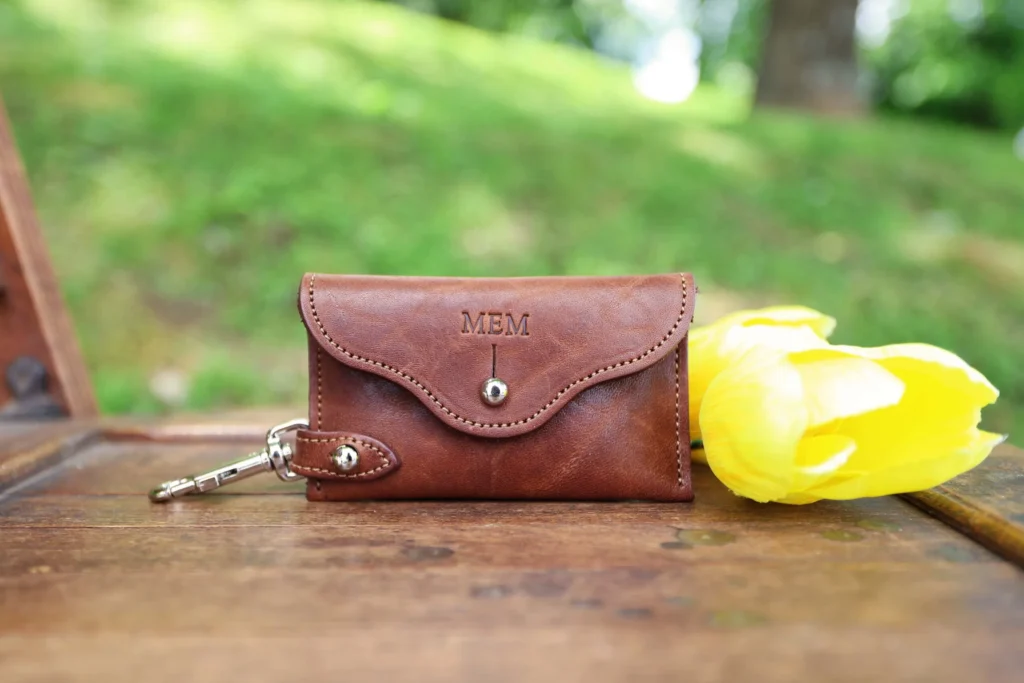 Leather Key Wallet in American Steerhide with yellow flowers