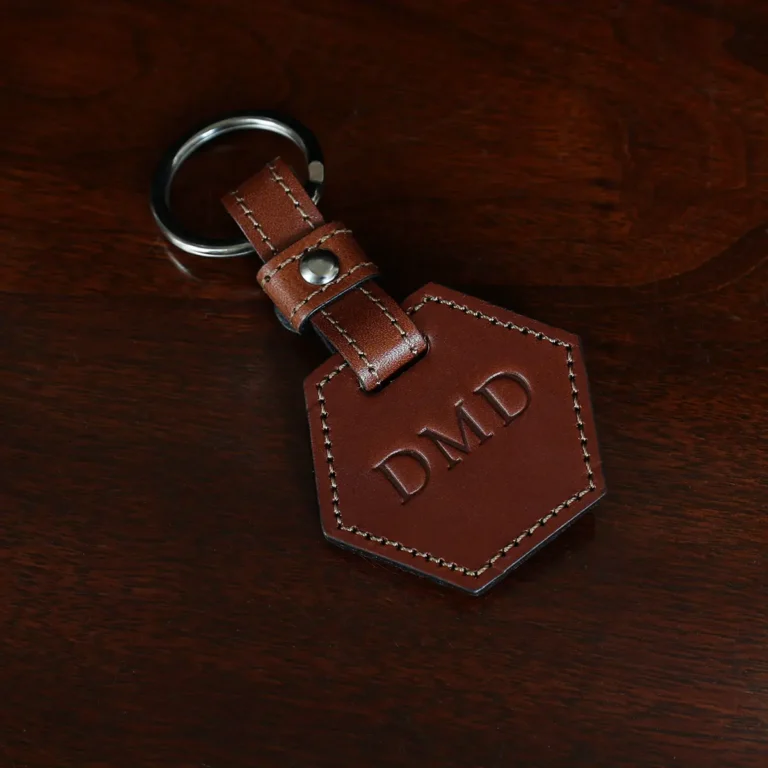 no 8 leather key ring with personalization stamp with 2 keys - front